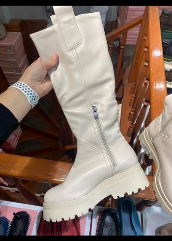 Bej Deri Kadın  Bot - Görsel 2