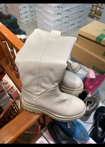 Bej Deri Kadın  Bot - Görsel 5