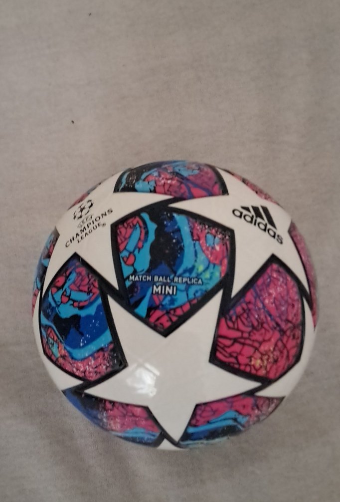 Renkli Adidas Futbol Topu - Görsel 3