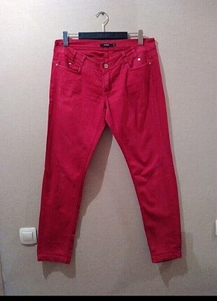 Kırmızı kot pantolon 