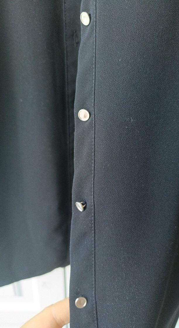 Siyah Parlak Uzun Kollu Düğmeli Kadın Tunik - Görsel 3