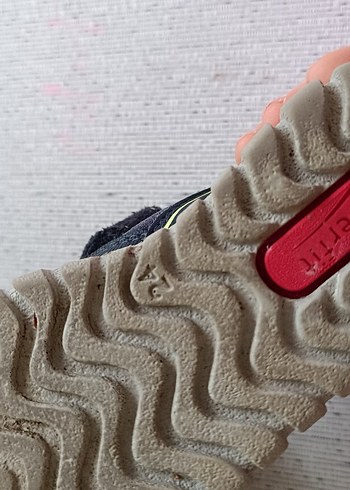 erkek çocuk bot - Görsel 3