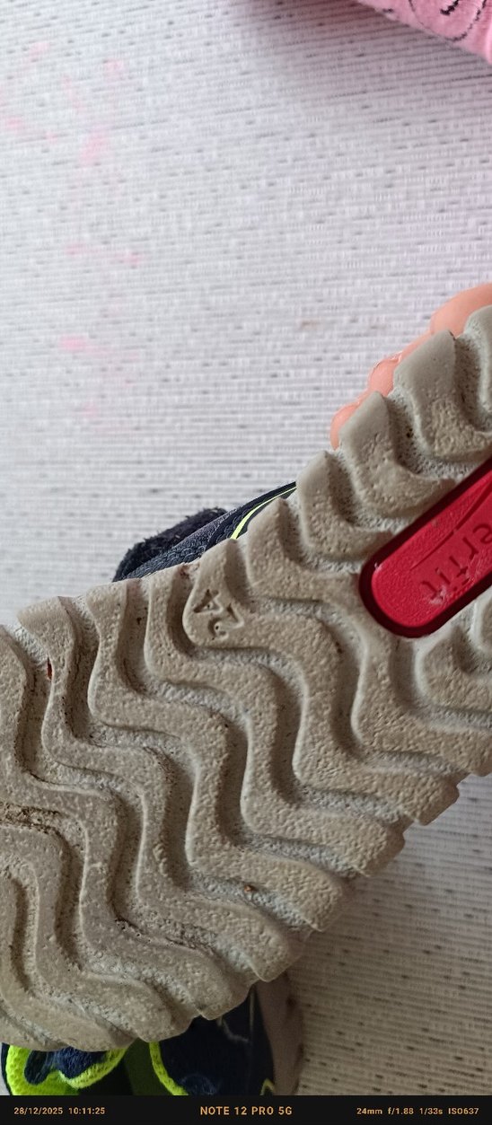 erkek çocuk bot - Görsel 3