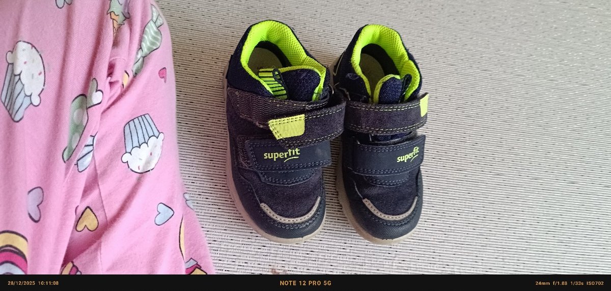 erkek çocuk bot - Görsel 2