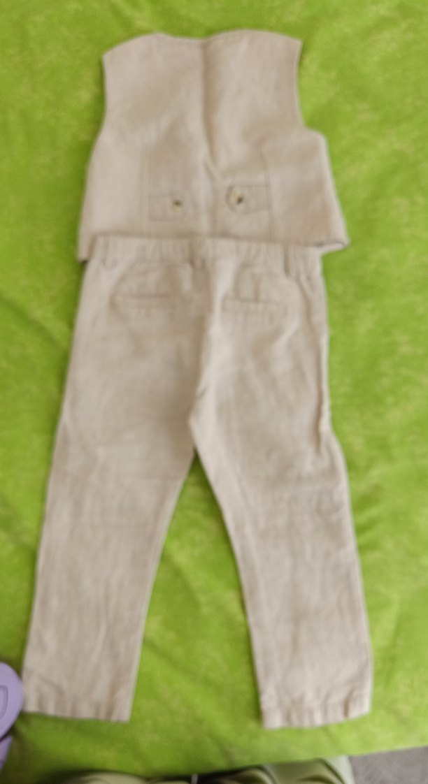 Bej Düğmeli Çocuk Yelek ve Pantolon Takımı - Görsel 3