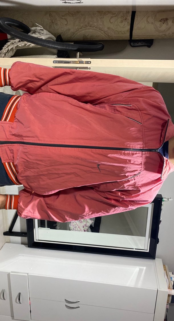 Erkek Kırmızı Düğmeli Midi Yağmurluk - Görsel 3