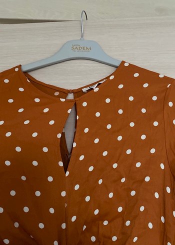 Düğmeli Kahverengi turuncu Puantiyeli Midi Elbise - Görsel 4