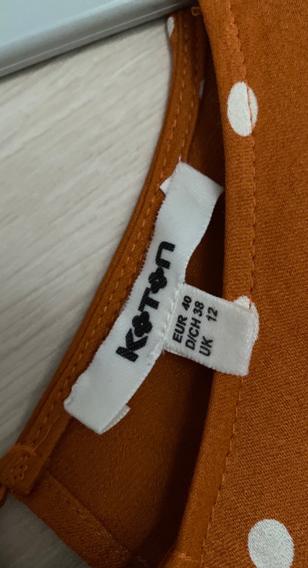 Düğmeli Kahverengi turuncu Puantiyeli Midi Elbise - Görsel 2