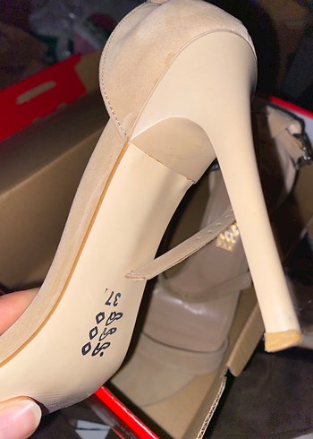 Bej Süet Tokalı İnce Topuklu Kadın Ayakkabı - Görsel 4