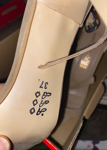 Bej Süet Tokalı İnce Topuklu Kadın Ayakkabı - Görsel 3