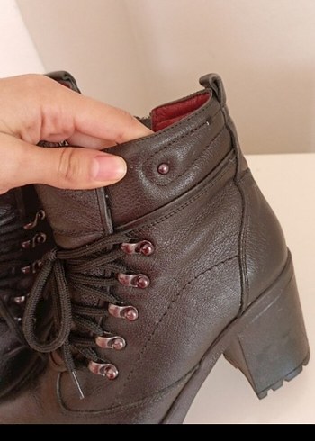 Siyah Deri Gotik Topuklu Bot - Görsel 5