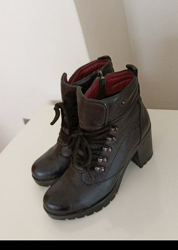 Siyah Deri Gotik Topuklu Bot - Görsel 3