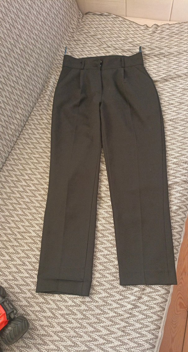 Kadın Siyah Pilili Kumaş Pantolon - Görsel 2