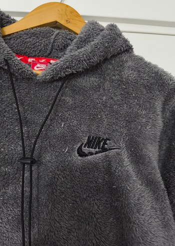 Beden Nike Gri Erkek Rozeti