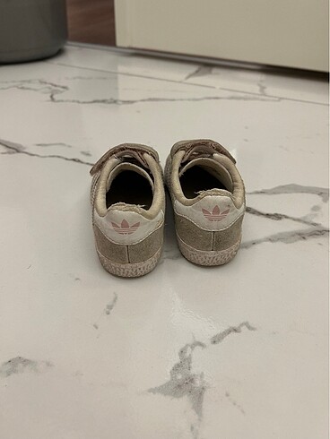 22 Beden camel Renk Adidas kız bebek ayakkabısı