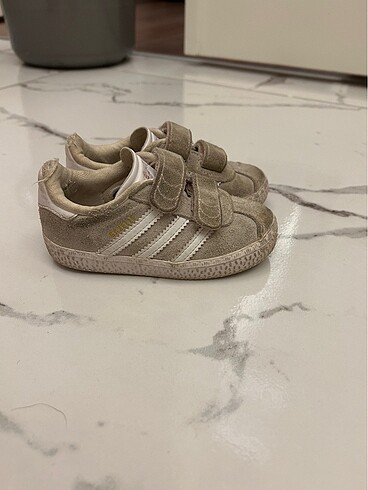 22 Beden Adidas kız bebek ayakkabısı