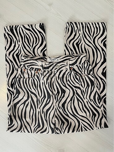 s Beden pull&bear zebra jean