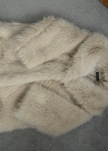 Beyaz Kürk Detaylı Midi Kadın Mont - Görsel 3