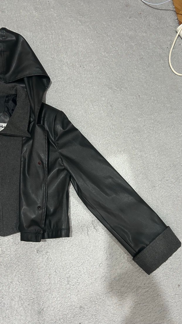 Kadın Siyah Deri Kapüşonlu Ceket - Görsel 4