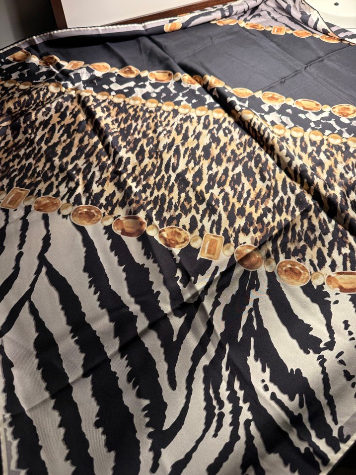 Vakko Leopar-Zebra Desenli Eşarp - Görsel 3