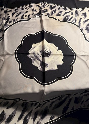 Vakko Siyah Leopar Desenli Eşarp - Görsel 5