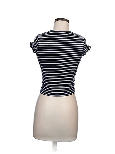 s Beden Pull and Bear Bluz %70 İndirimli.