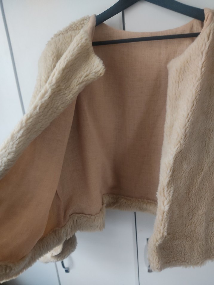 Bej Peluş Kadın Mont - Görsel 2