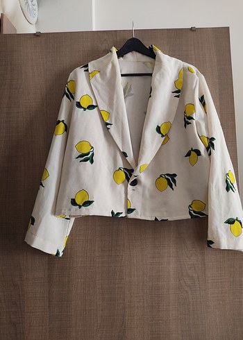 Sarı Desenli Kısa Kesim Kadın Blazer