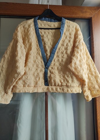 LC Waikiki sarı bluz düğmeli kot kumaş detaylı