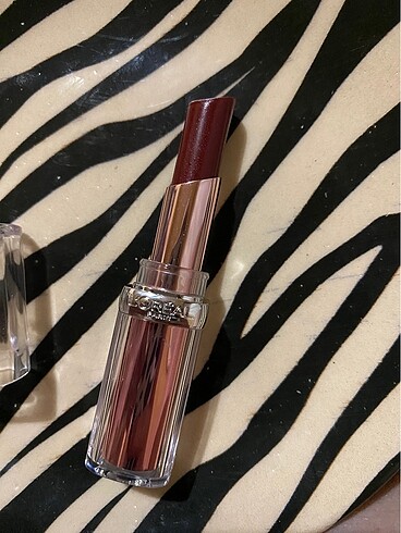 Loreal glow paradise ruj