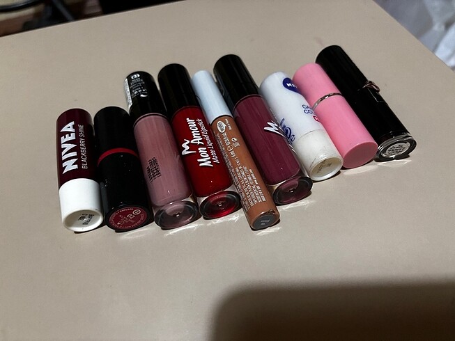 7 adet ruj 2 tane lipbalm