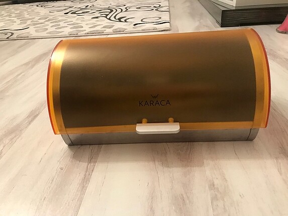 Karaca ekmek kutusu