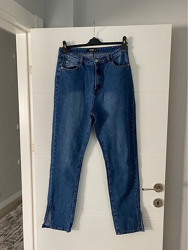 Yırtmaçlı jean