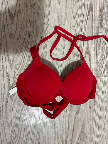 Penti bikini ustu