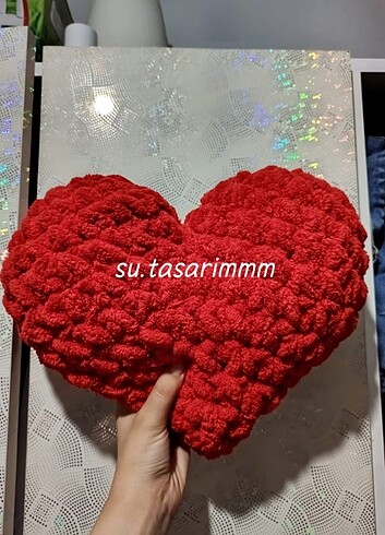 Diğer Puffy kalpli yastık büyük boy