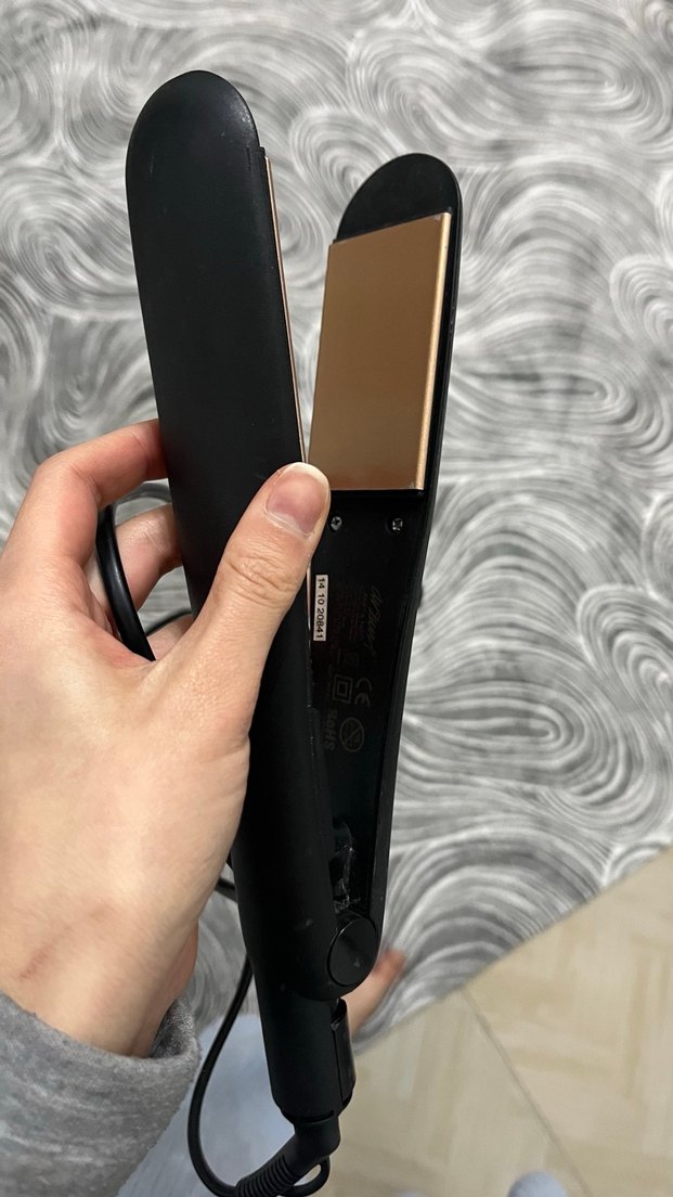 Siyah Saç Düzleştirici - Görsel 3