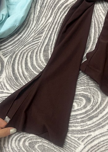 Düğmeli Kahverengi V Yaka Bluz - Görsel 3