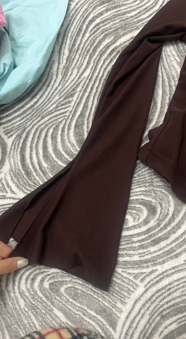 Düğmeli Kahverengi V Yaka Bluz - Görsel 3