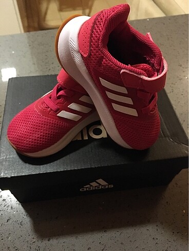 Adidas spor ayakkabı kız çocuk için