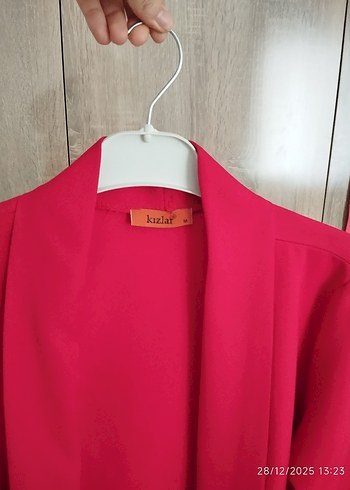 Kırmızı ceket - Görsel 3