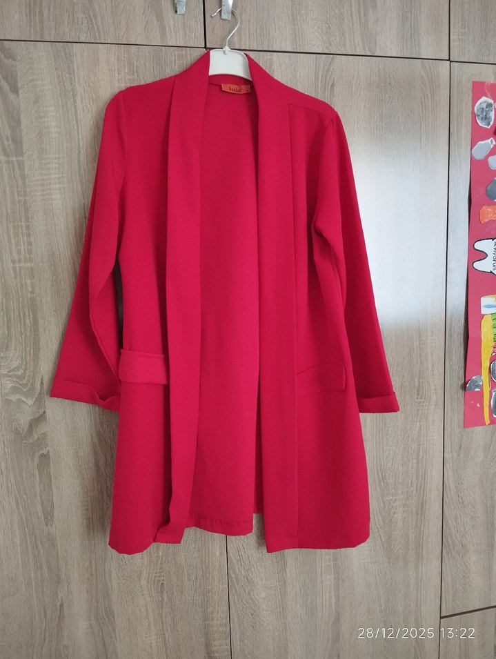 Kırmızı ceket - Görsel 5