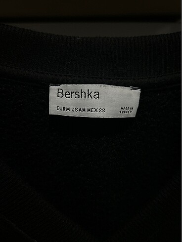 Bershka Siyah süveter