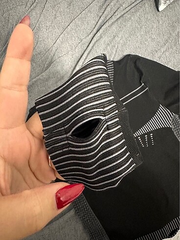 xl Beden siyah Renk Urban outfitters spor üst