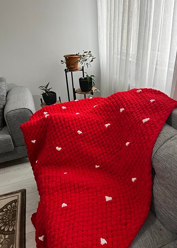 Kalpli Kırmızı Renkli Puffy Battaniye - Görsel 3