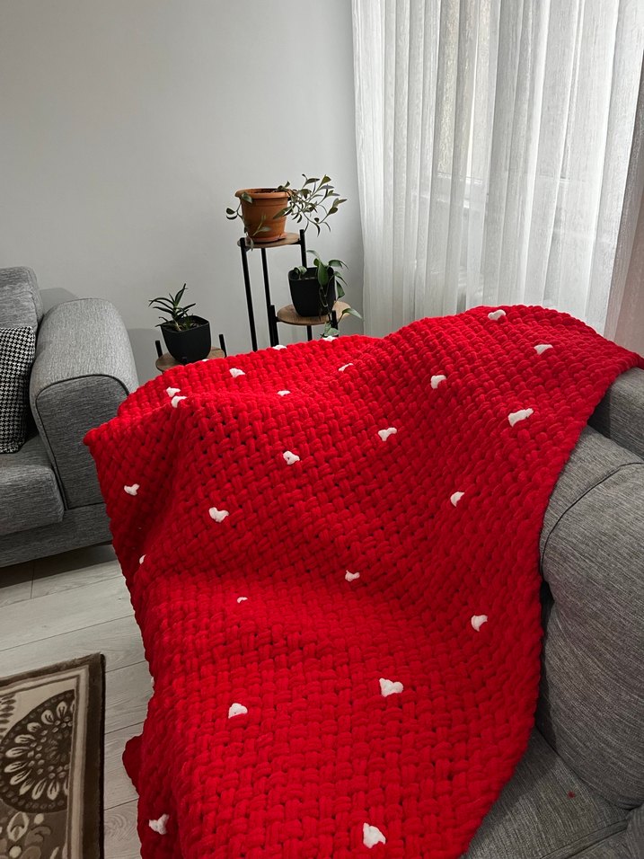 Kalpli Kırmızı Renkli Puffy Battaniye - Görsel 3