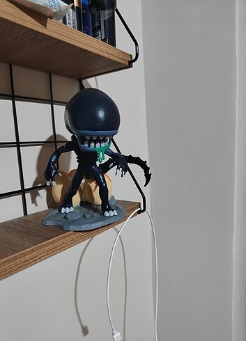 Beden Renk Alien figür