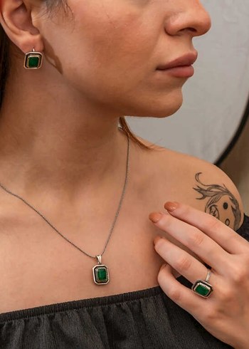 Zincir Detaylı Parlak Yeşil Kare Kolye gümüş - Görsel 2