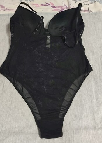 Siyah dantelli badı tek kusuru göğüs telının biri yoktur - Görsel 4