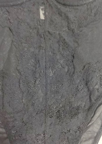 Siyah dantelli badı tek kusuru göğüs telının biri yoktur - Görsel 2