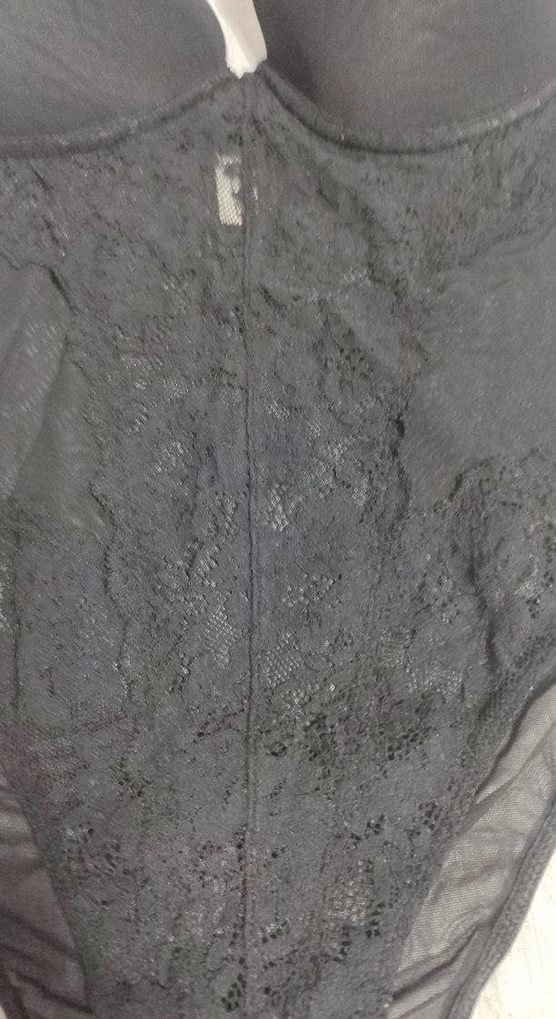 Siyah dantelli badı tek kusuru göğüs telının biri yoktur - Görsel 2